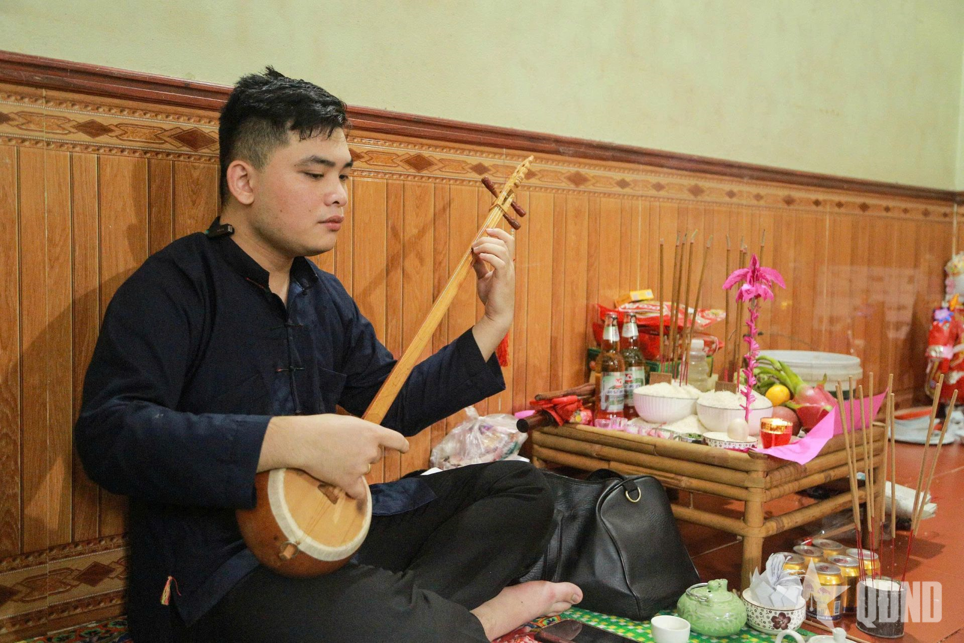 Về bản Lếch, xem người dân giữ “lửa” Then